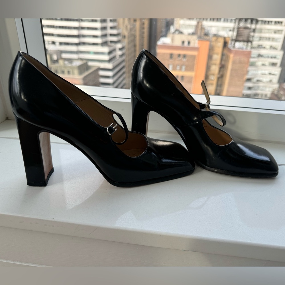 Gucci black leather Mary Jane pumps